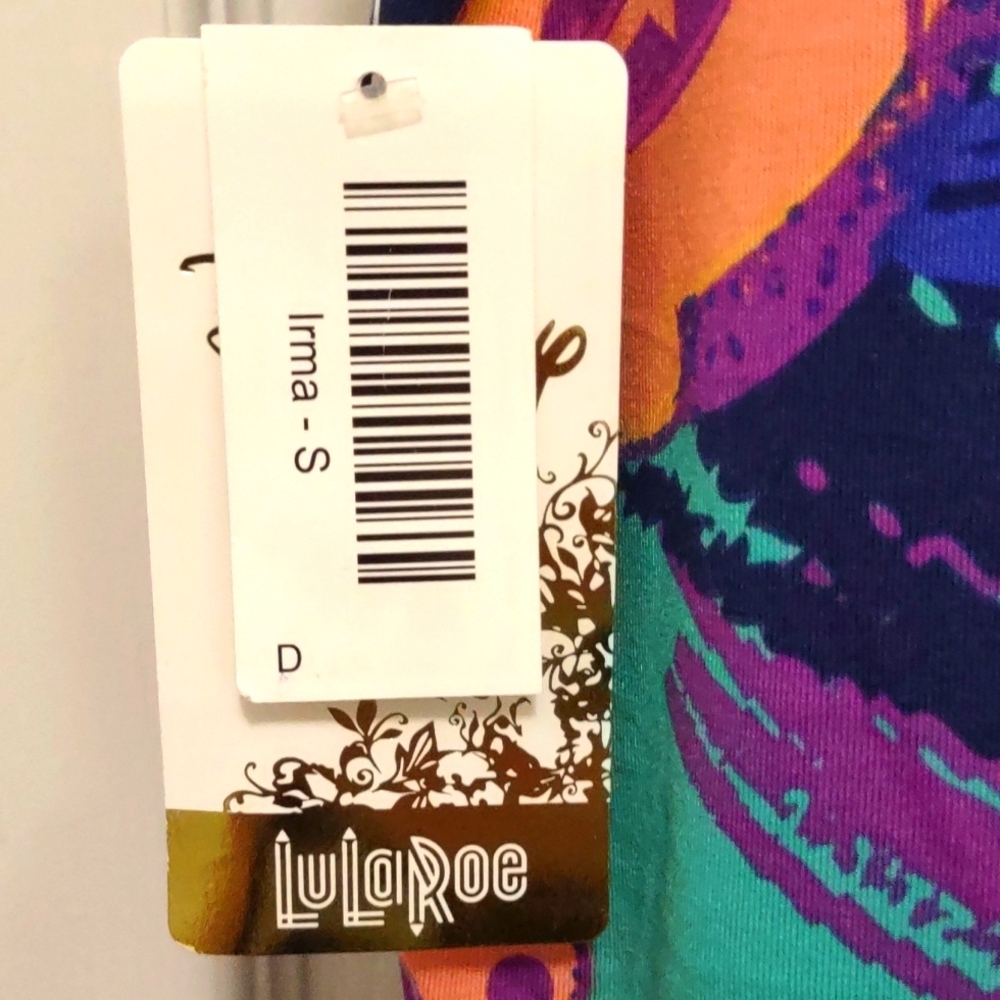 NWT LulaRoe Irma Disney Mickey Shirt Size S - Picture 4 of 5